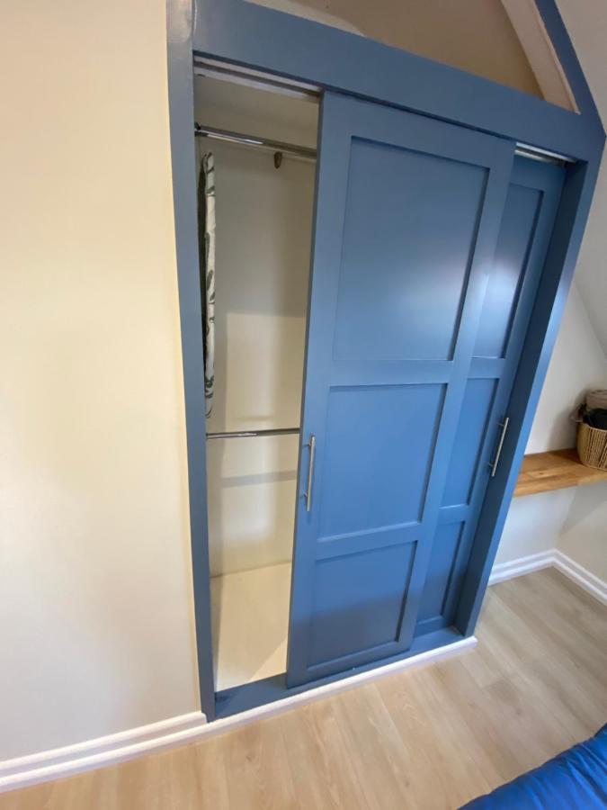 Lovely Spacious Loft Close To Train Station Apartment Worthing