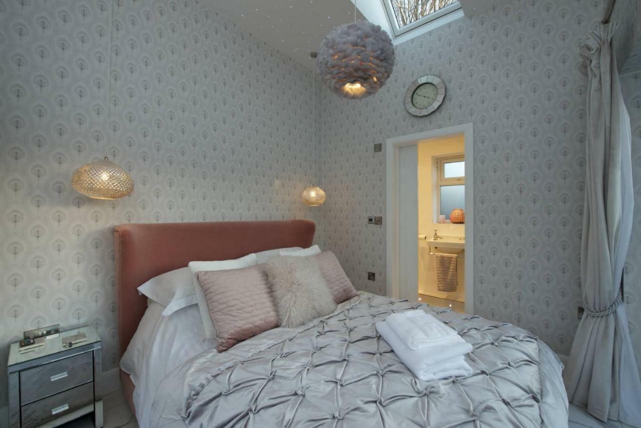 Little Lansdowne Guest house