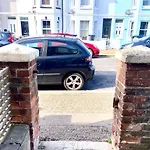 West Lodge- Cosy Home From Home With 3 Bedrooms