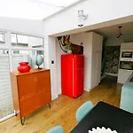 Quirky Spacious Ground Floor Victorian Garden Flat