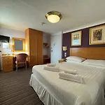 The Chatsworth Hotel