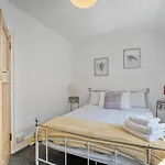 Large Family House In Worthing - 5 Mins From Beach
