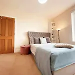 Beautiful Ensuite Beachfront Room Worthing Homestay