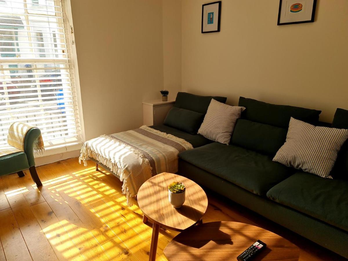 Warwick House - Stunning House With Terrace And Sea Views, Sleeps 11