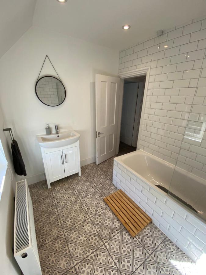 Holiday home Stylish 2 Bedroom Cottage, Close To Town Centre