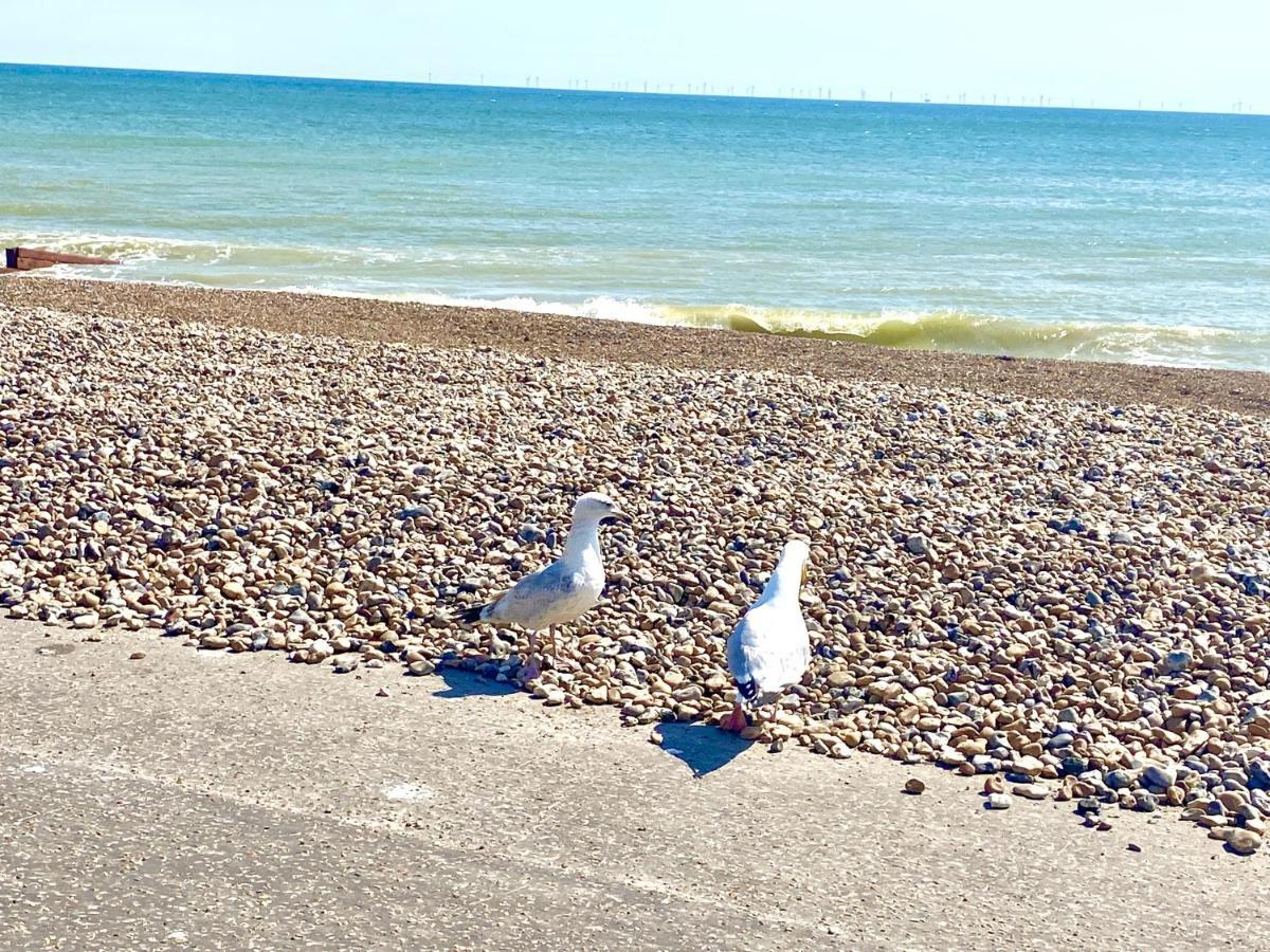 Apartment Stunning 2 Bed Sea Views And Parking