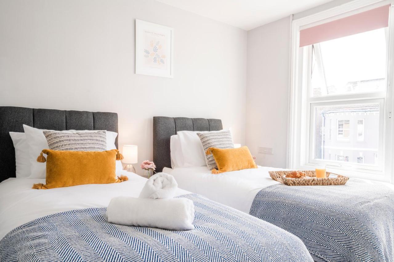Holiday home West Lodge- Cosy From With 3 Bedrooms *