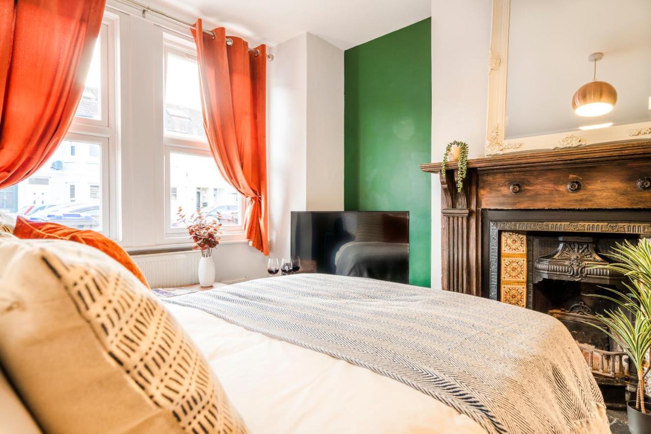 West Lodge- Cosy From With 3 Bedrooms * Worthing