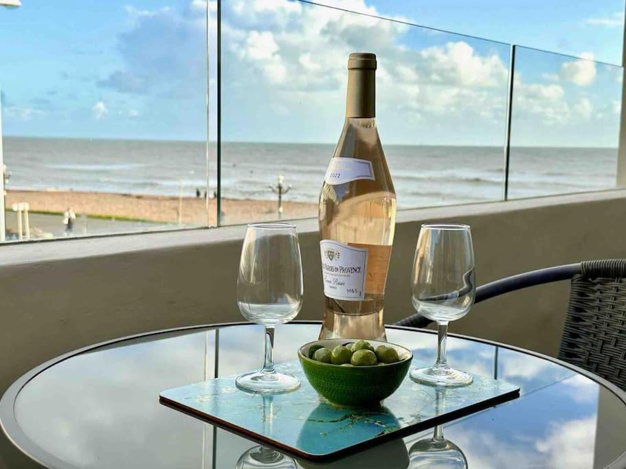 House By The Sea, Holiday home Worthing