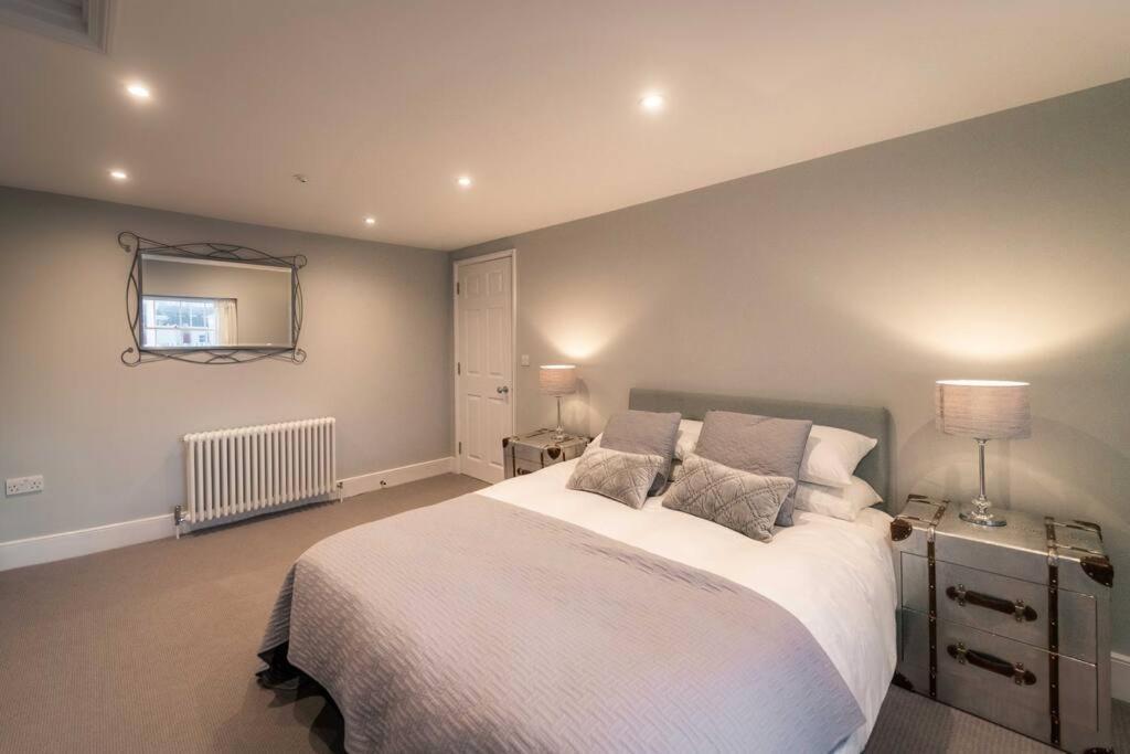 3 The Steyne - Stunning 5 Storey Georgian House With Cinema Holiday home *