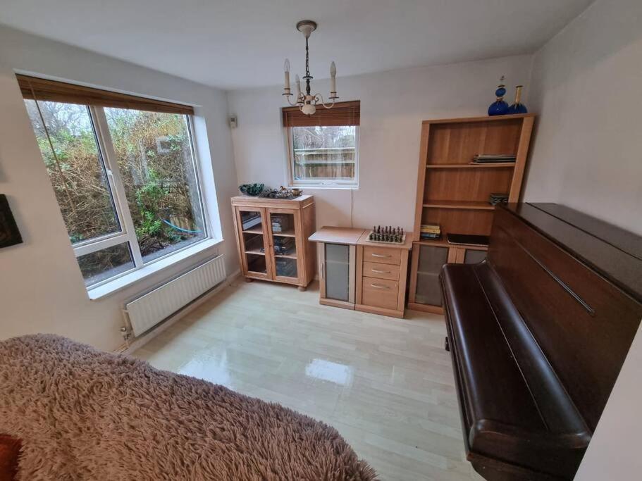 Spacious W/ Parking & Garden * Worthing