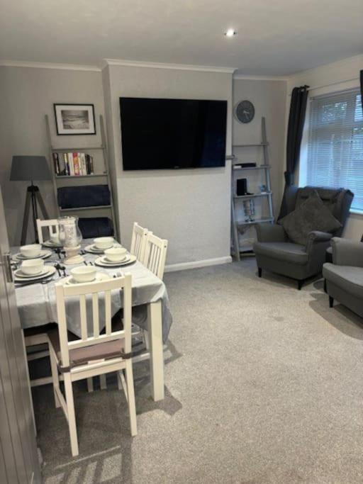 Clarke's Airbnb * Worthing