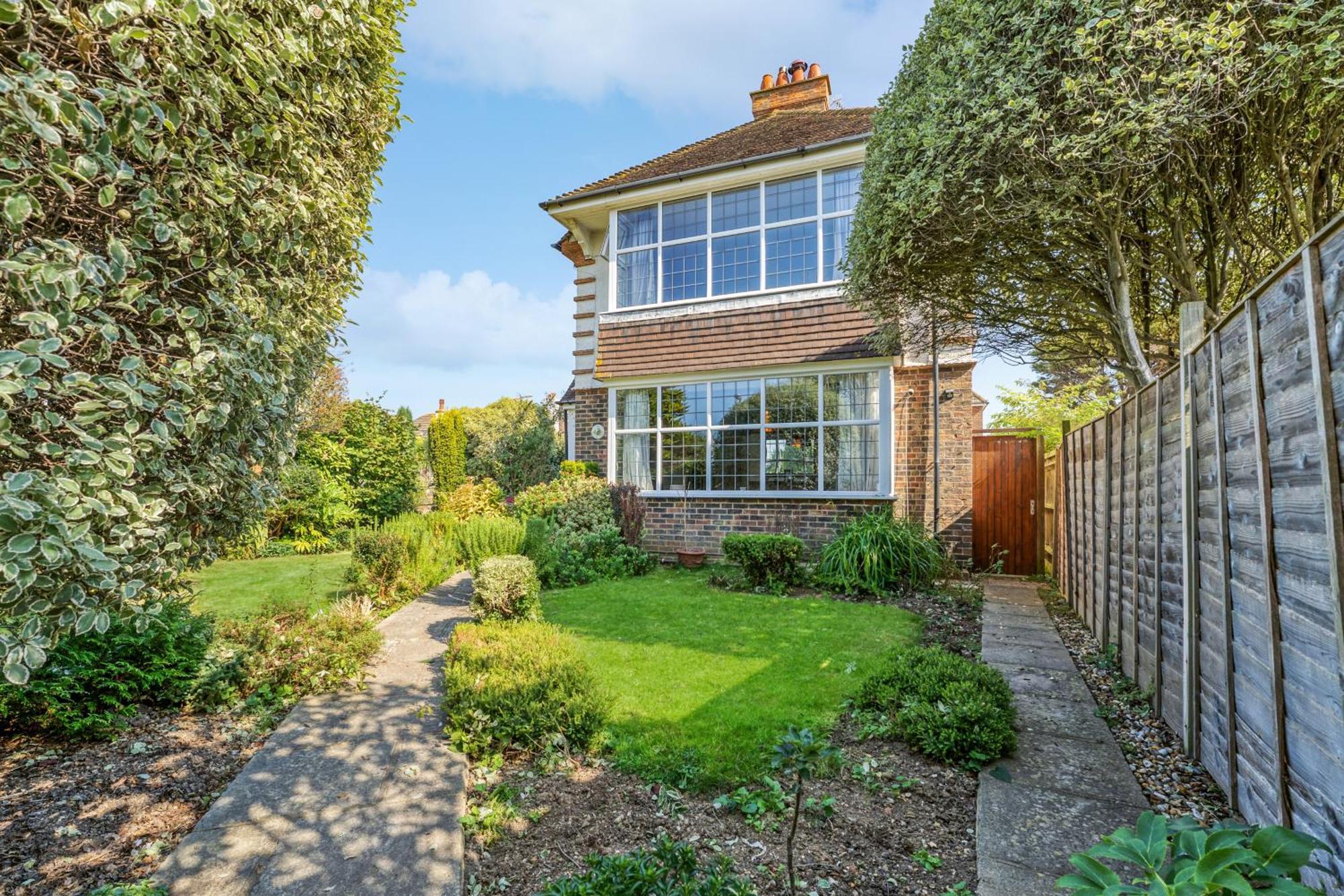 Large Family House In - 5 Mins From Beach Worthing