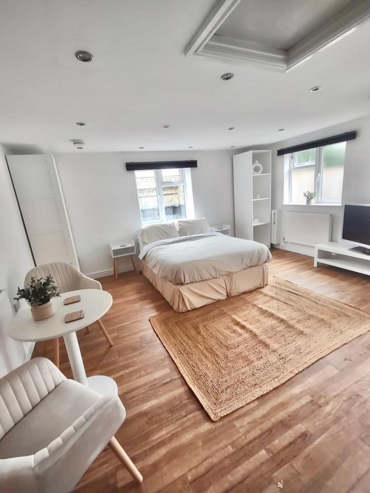 Flat Guest house *