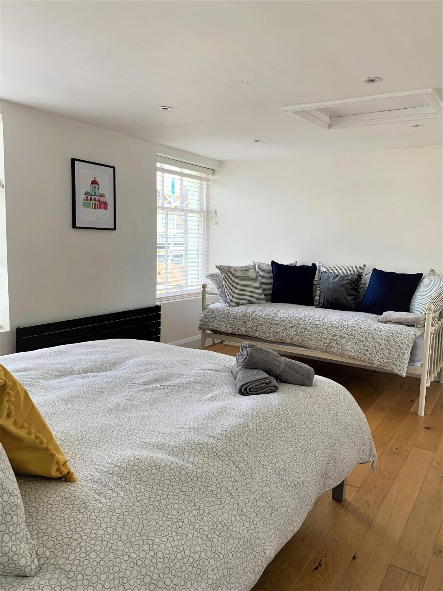 Warwick House - Stunning House With Terrace And Sea Views, Sleeps 11 * Worthing