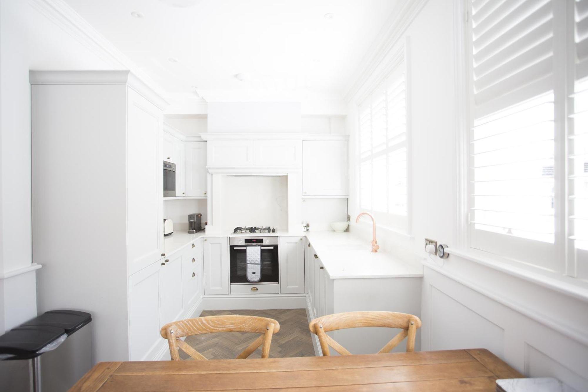 Coachman's Cottage- Sleeps 9 Worthing