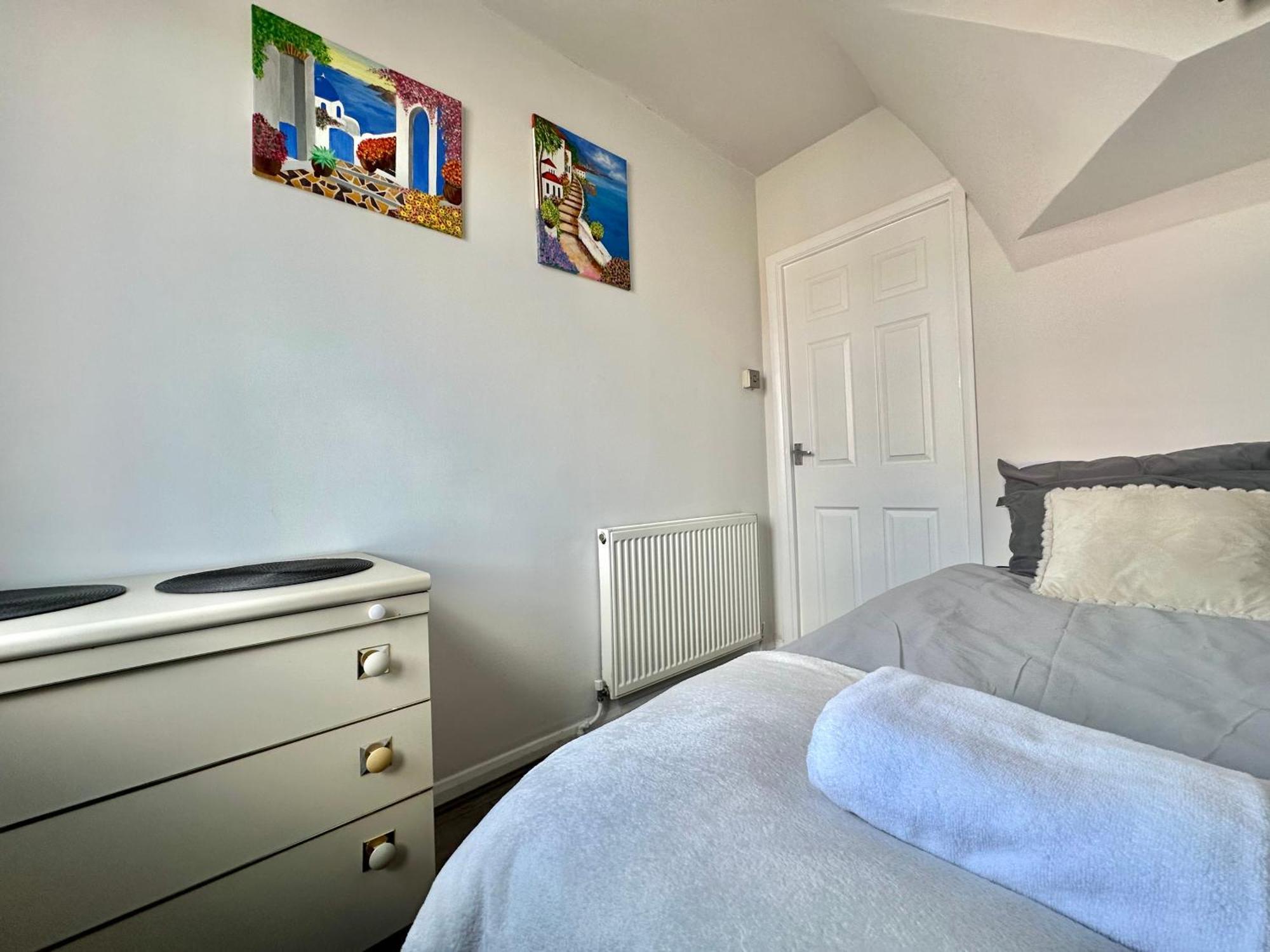 Flat In * Worthing