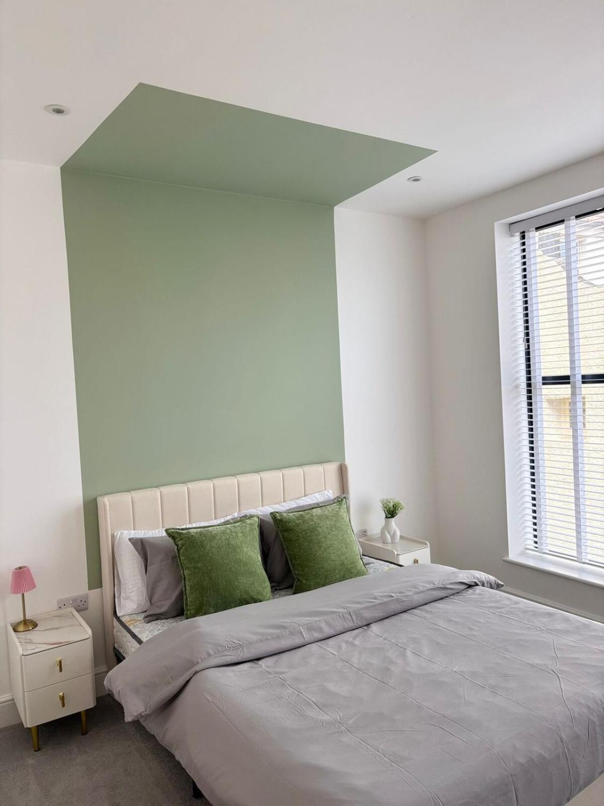 Stunning 3 Bed With Seaview Apartment Worthing
