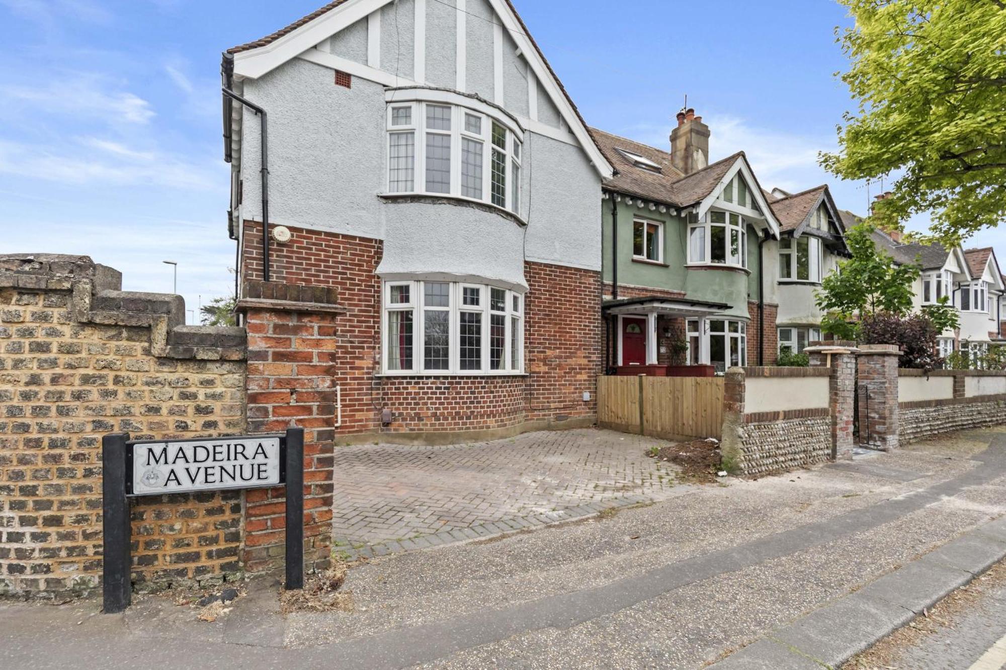 Holiday home Pebble Corner With Free Parking By My Getaways *