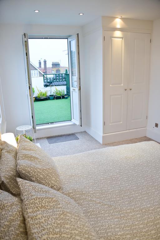 The Roof Terrace Apartment