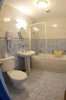 Hotel The Highdown - Brunning And Price 4*