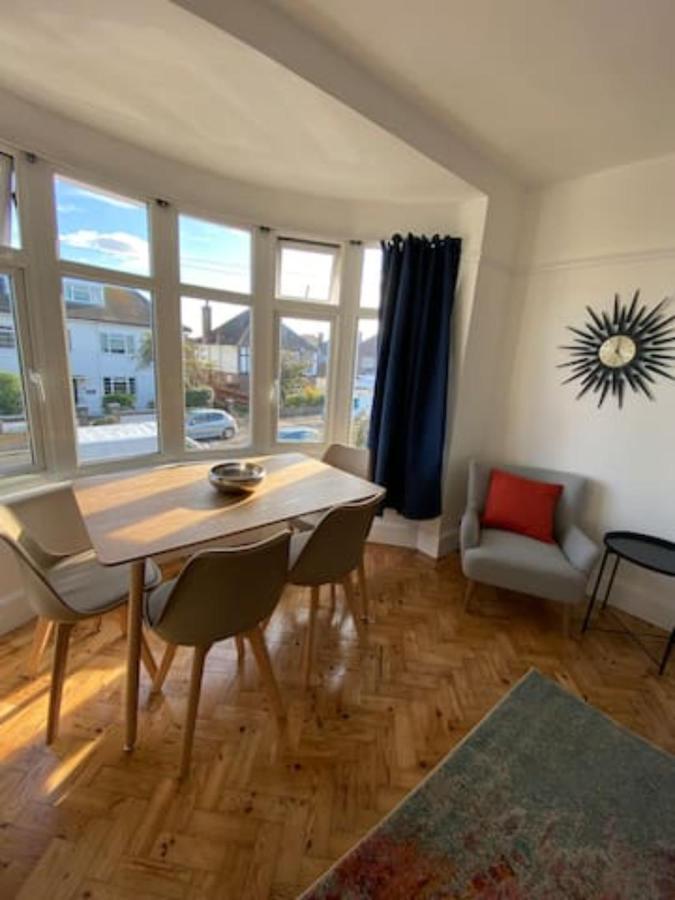 Entire 2 Bed Property, 1 Road Back From The Sea