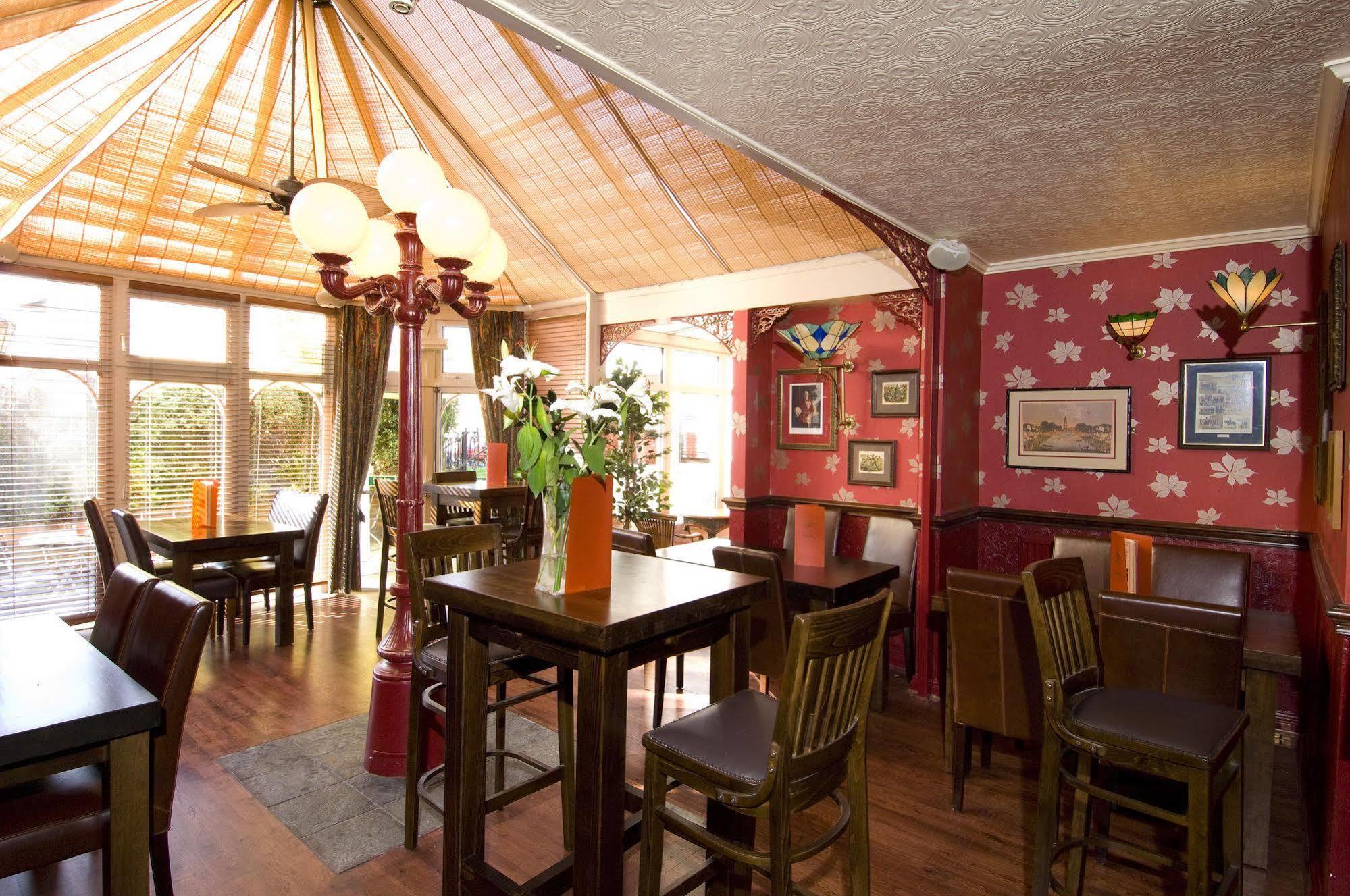 Hotel The Railway