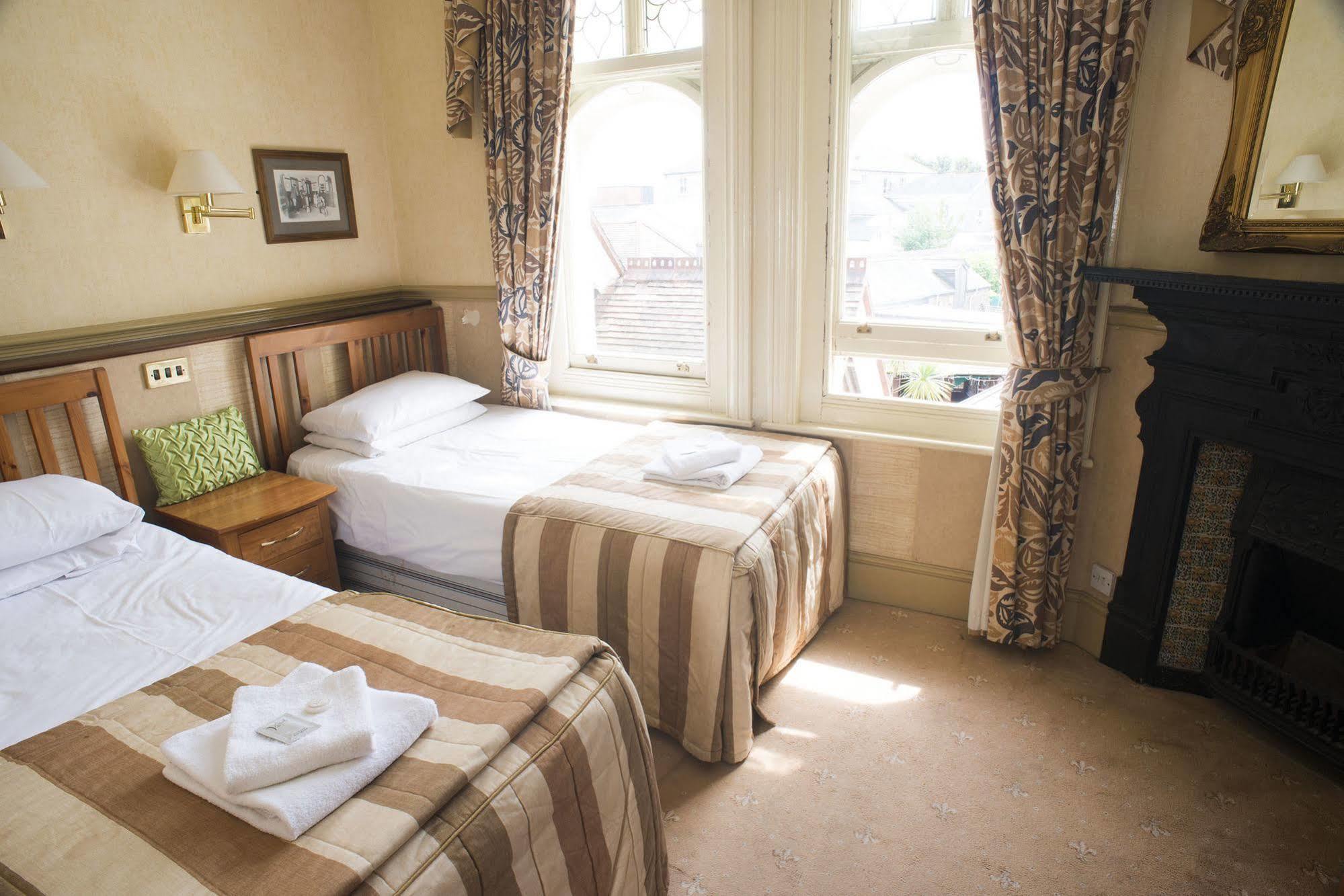 The Railway 4* Worthing
